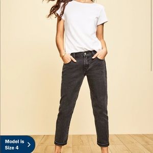 Old Navy Mid-rise Boyfriend Straight Leg Jeans